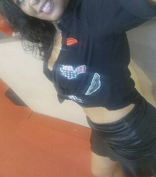 Public Photo of Mayra02