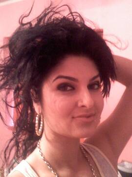 Public Photo of brunetina